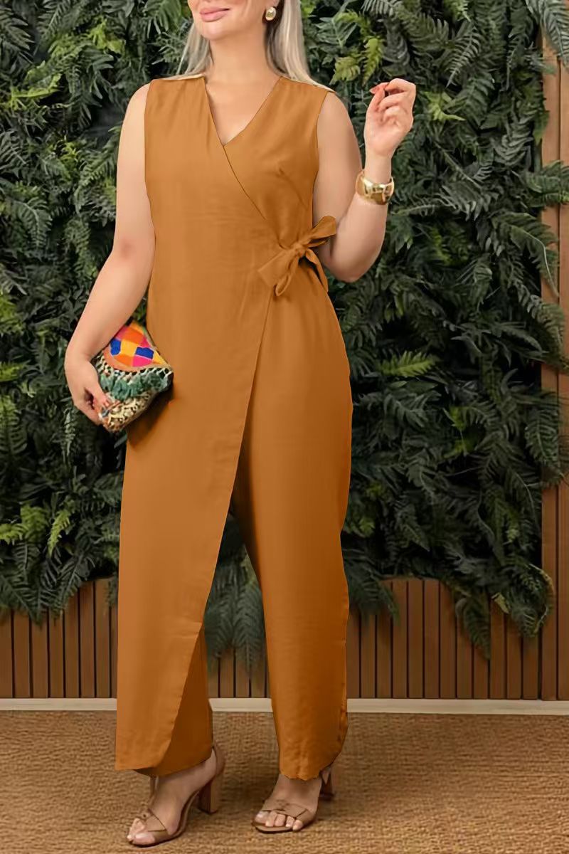 Casual jumpsuit with V-neck and crisscross straps