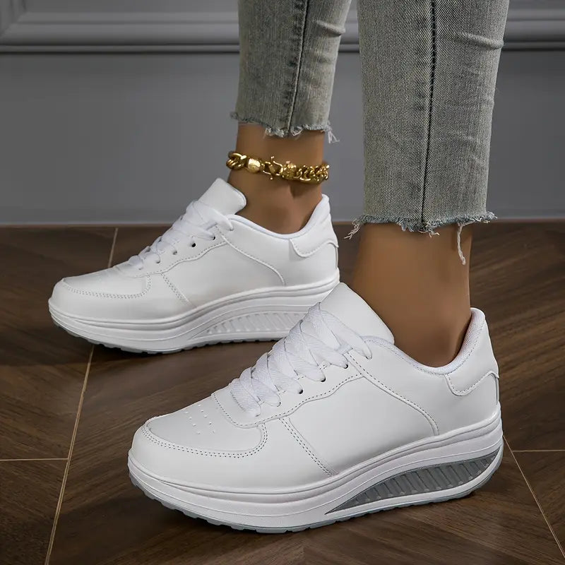 Brelina - Women's sneakers with laces