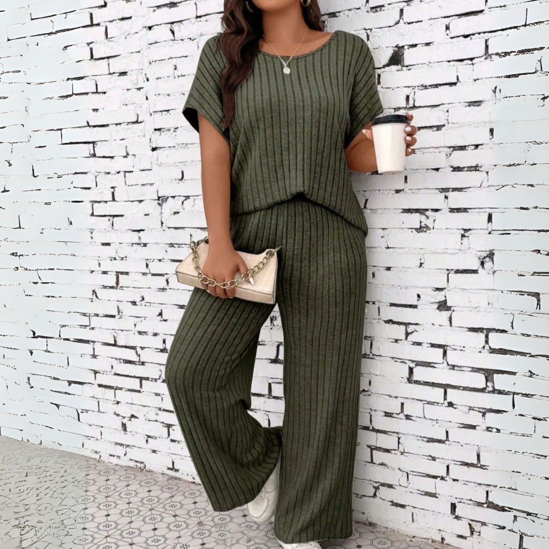 Wanda™ | Casual Plus Size Short Sleeve Top and Pants Set